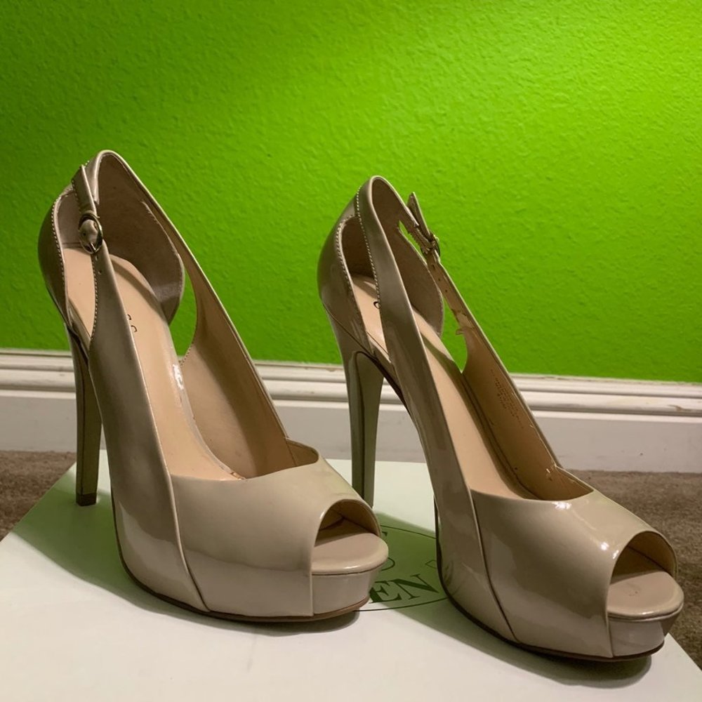 GUESS NUDE Heels 8.5